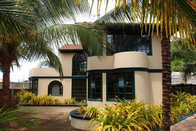 Large beachfront home or B&B for sale in Ecuador